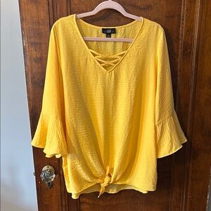 NWOT AGB Yellow V-Neck Blouse w/ Bell Sleeves Size 1X